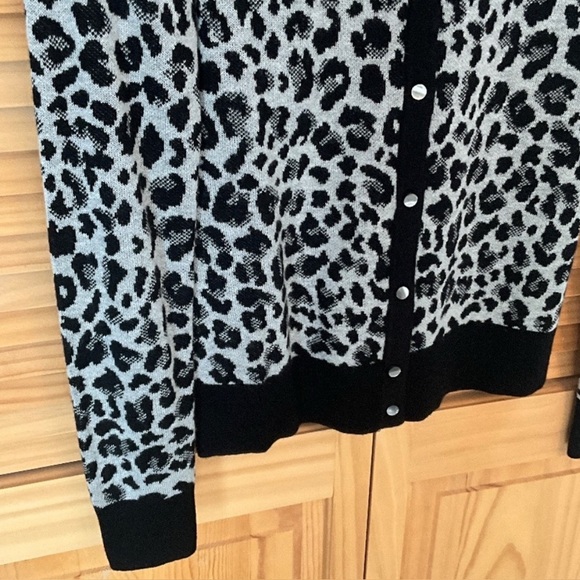 NWT Ann Taylor Leopard Print Cardigan - Picture 4 of 5